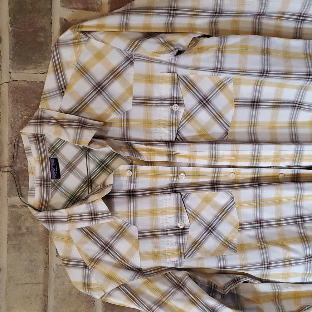 Patagonia men's long-sleeved button down plaid shirt - sz. Medium